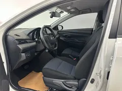 2022 Toyota Yaris L Zhixiang L 1.5L CVT Leading Plus, белый — фото 4