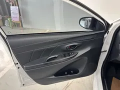 2022 Toyota Yaris L Zhixiang L 1.5L CVT Leading Plus, белый — фото 18