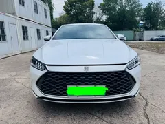 2024 BYD Qin PLUS Honor DM-i PHEV 55km Leading, белый — фото 2