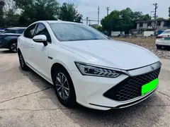 2024 BYD Qin PLUS Honor DM-i PHEV 55km Leading, белый — фото 3