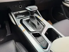 2022 Geely Emgrand L 1.4T CVT Ultimate, белый — фото 9