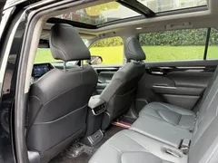 2023 Toyota Highlander 2.5L Hybrid 4WD Luxury 7-seat, чёрный — фото 11