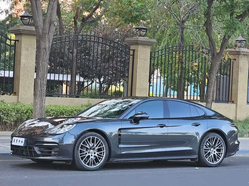 2023 Porsche Panamera 2.9T Platinum Edition