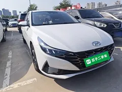 2021 Hyundai Elantra 1.5L CVT LUX Premium, белый — фото 4