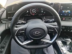 2021 Hyundai Elantra 1.5L CVT LUX Premium, белый — фото 11