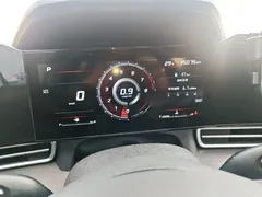 2021 Hyundai Elantra 1.5L CVT LUX Premium, белый — фото 12
