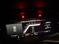 2021 Audi Q8 55 TFSI Luxury Dynamic, синий — фото 6
