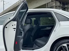 2022 Audi A4L 40 TFSI Fashion Dynamic, белый — фото 12