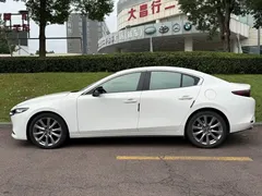 2021 Mazda 3 2.0L AT, белый — фото 3