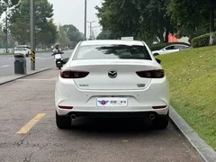 2021 Mazda 3 2.0L AT, белый — фото 5