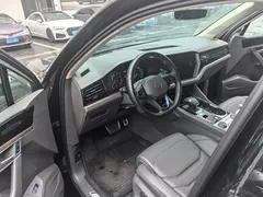 2022 Volkswagen Touareg 3.0TSI Black Sport Package, чёрный — фото 6