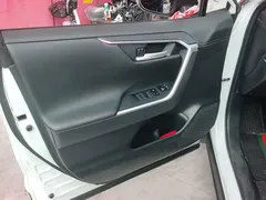 2022 Toyota Wildlander 2.0L CVT 2WD Luxury Plus, белый — фото 7