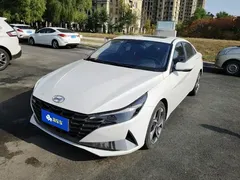 2021 Hyundai Elantra 1.5L CVT LUX Premium, белый — фото 1