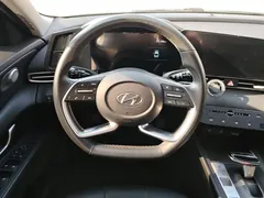 2021 Hyundai Elantra 1.5L CVT LUX Premium, белый — фото 15