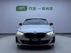 2023 BMW 1 Series 120i M Sport Night Edition, белый — фото 2