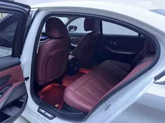 2023 BMW 3 Series 320Li M Sport Package, белый — фото 10