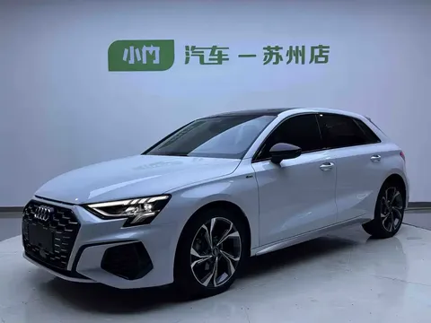2022 Audi A3 Sportback 35 TFSI Luxury Sport