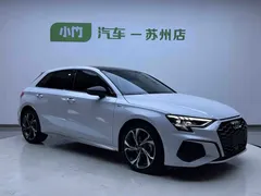 2022 Audi A3 Sportback 35 TFSI Luxury Sport, белый — фото 3