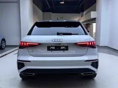 2022 Audi A3 Sportback 35 TFSI Luxury Sport, белый — фото 5