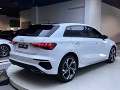 2022 Audi A3 Sportback 35 TFSI Luxury Sport, белый — фото 6