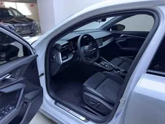 2022 Audi A3 Sportback 35 TFSI Luxury Sport, белый — фото 9