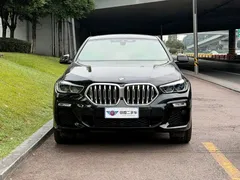 2021 BMW X6, чёрный — фото 2
