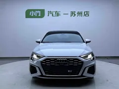 2022 Audi A3 Sportback 35 TFSI Luxury Sport, белый — фото 2