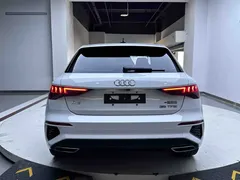 2022 Audi A3 Sportback 35 TFSI Luxury Sport, белый — фото 5