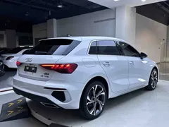 2022 Audi A3 Sportback 35 TFSI Luxury Sport, белый — фото 6