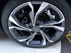 2022 Audi A3 Sportback 35 TFSI Luxury Sport, белый — фото 23