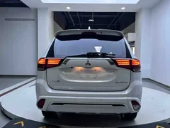 2021 Mitsubishi Outlander 2.0L 2WD 5, белый — фото 5