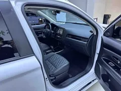 2021 Mitsubishi Outlander 2.0L 2WD 5, белый — фото 11