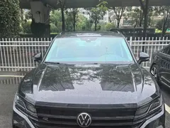 2022 Volkswagen Touareg 3.0TSI Black Sport Package, чёрный — фото 5