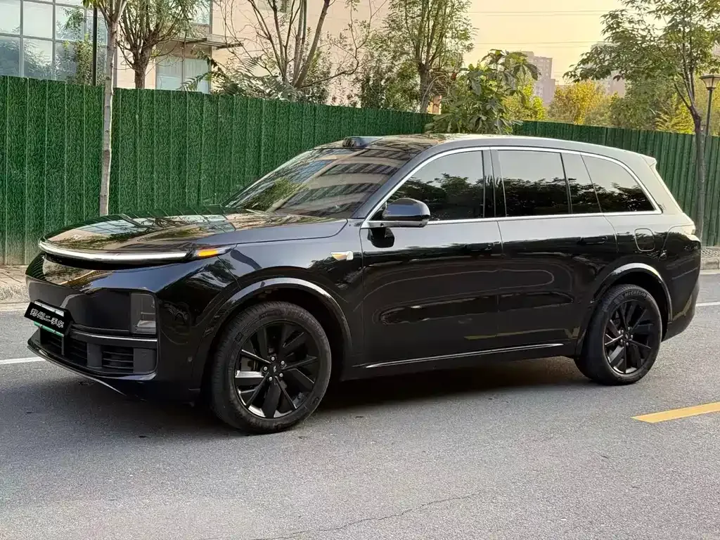 2023 Li Auto L8