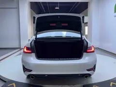 2022 BMW 3 Series 320i Sport Package, белый — фото 23