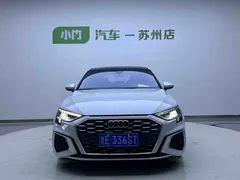 2021 Audi A3 Sportback 35 TFSI Luxury Sport, белый — фото 3