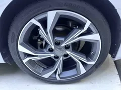 2021 Audi A3 Sportback 35 TFSI Luxury Sport, белый — фото 25