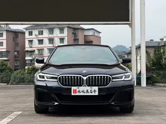 2022 BMW 5 Series 530i M Sport Package, чёрный — фото 2