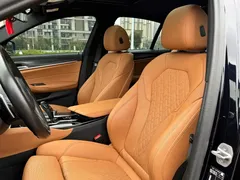 2022 BMW 5 Series 530i M Sport Package, чёрный — фото 6