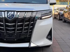 2020 Toyota Alphard 2.5L Hybrid Premium, белый — фото 4