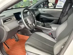 2026 BYD Qin PLUS DM-i PHEV 210km Progressive, белый — фото 10