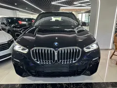 2021 BMW X5 M Sport Package, чёрный — фото 2