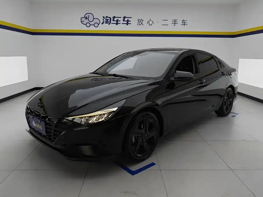 2022 Hyundai Elantra 1.5L CVT LUX Black Knight Limited Edition