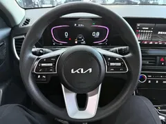 2023 Kia Seltos 1.5L CVT Luxury, белый — фото 14