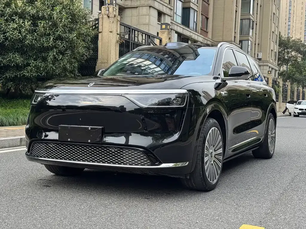 2025 Aito M8 EV Max+ 6-seat 4WD 192-line LiDAR