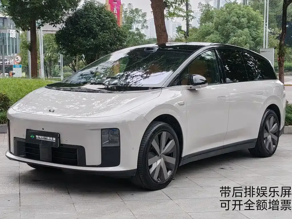 2025 Li Auto i8 Standard