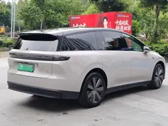 2025 Li Auto i8 Standard — фото 5