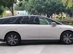 2025 Li Auto i8 Standard — фото 7