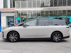 2025 Li Auto i8 Standard — фото 8