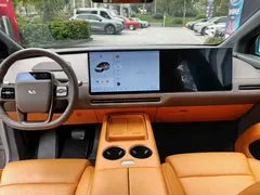 2025 Li Auto i8 Standard — фото 17
